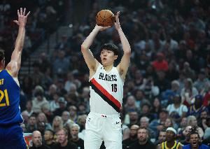 杨瀚森被下放！解说：先多打上比赛吧 和小丁聊过中锋在那很难打